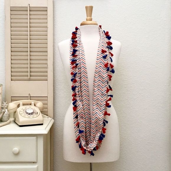 NWT, Tassel Trimmed Stretch Poly Zig Zag Infinity Scarf - Picture 3 of 6